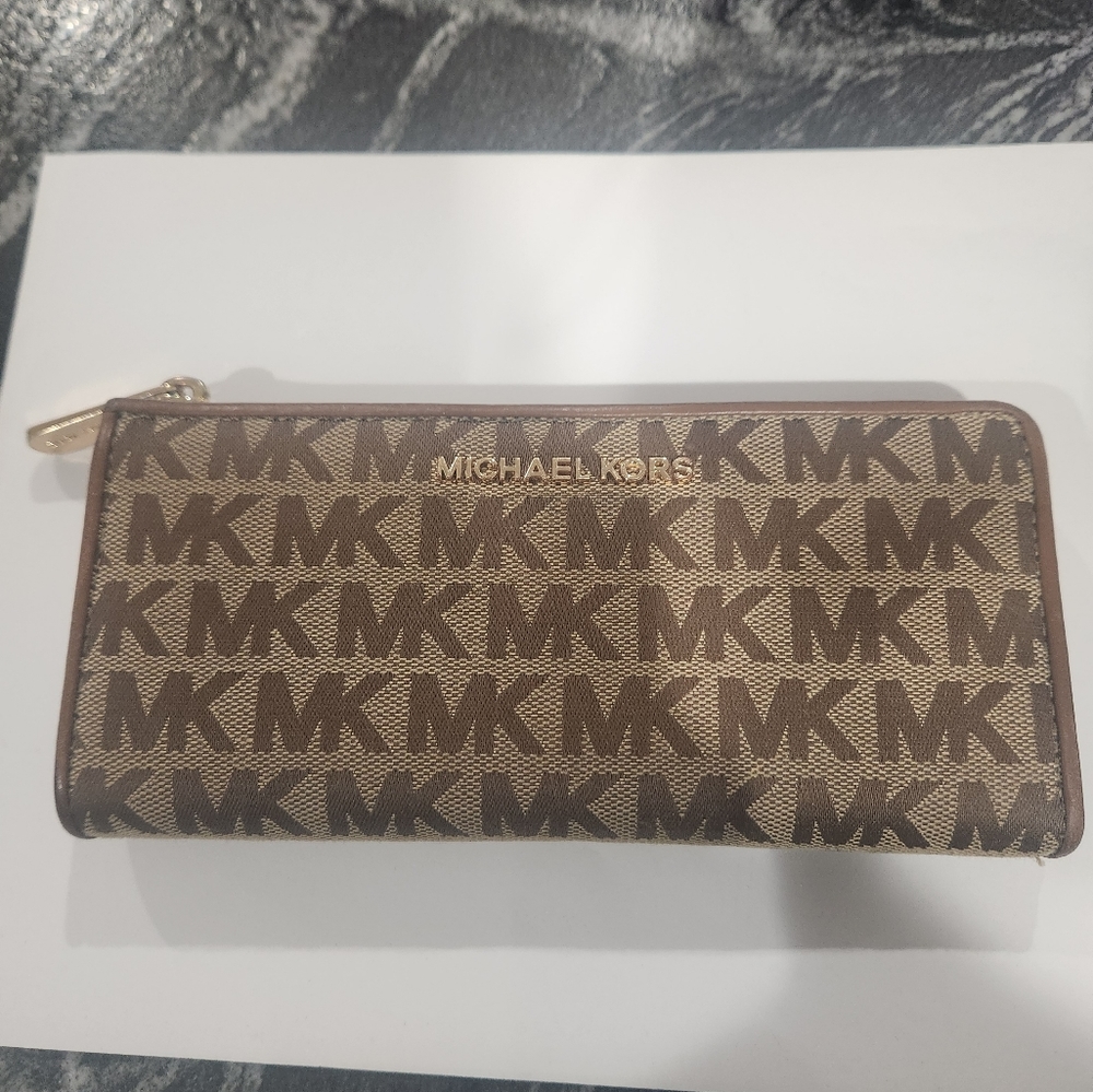 Michael Kors wallet